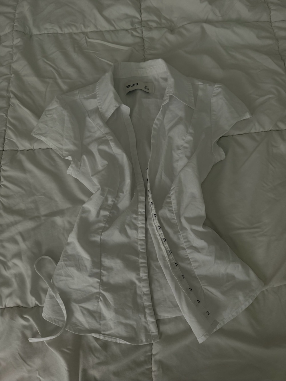 Hollister White Short-Sleeve Ruched Hook & Eye Shirt